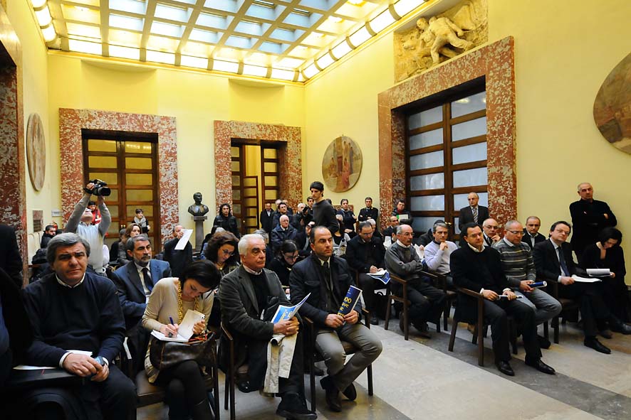   1800 nuove case e 500 milioni di euro dinvestimenti per Salerno. Conferenza stampa del Sindaco De Luca. Palazzo di Citta', 21 febbraio 2011
