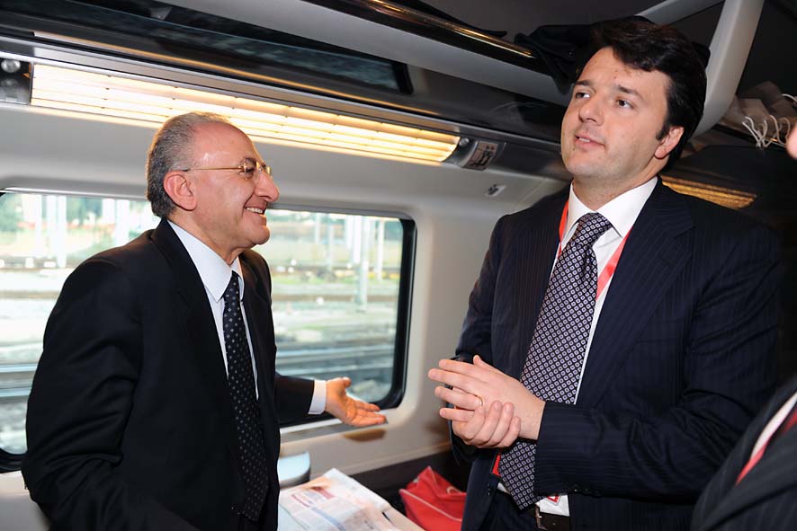   Il Sindaco di Salerno Vincenzo De Luca partecipa al viaggio inaugurale del treno Alta Velocita' Salerno-Milano. 5 dicembre 2009 
