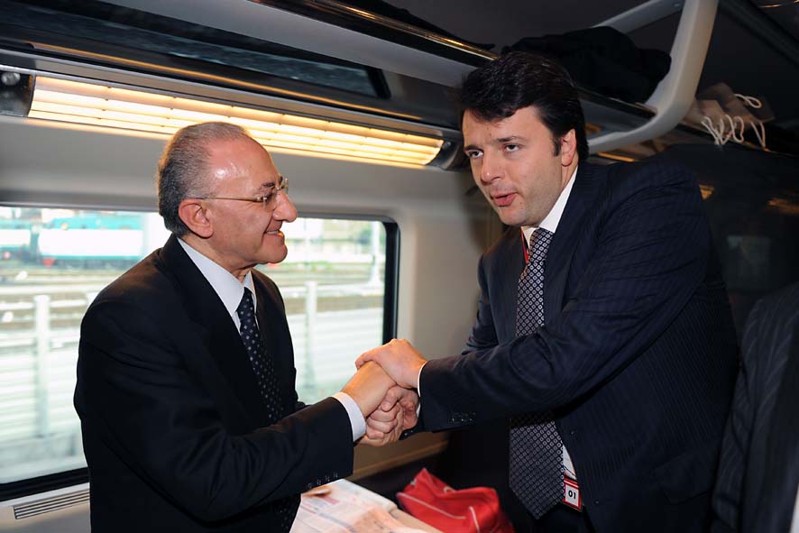   Il Sindaco di Salerno Vincenzo De Luca partecipa al viaggio inaugurale del treno Alta Velocita' Salerno-Milano. 5 dicembre 2009 
