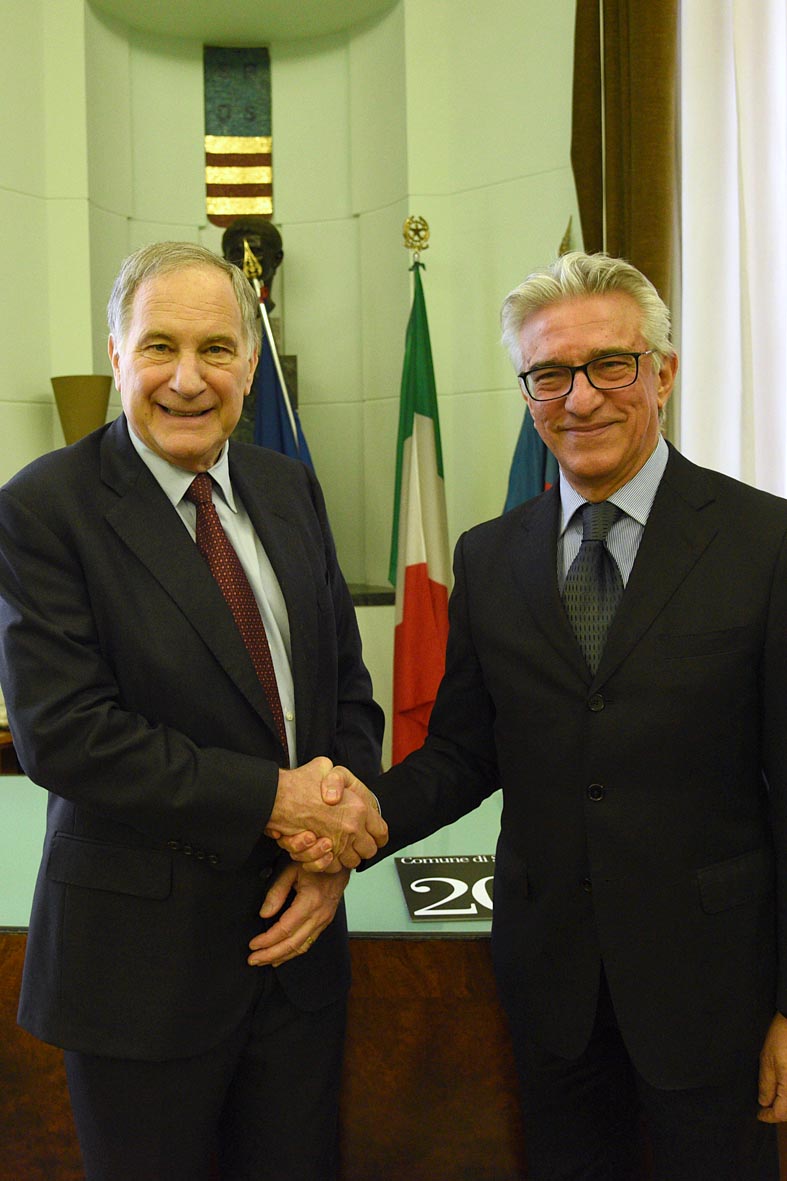   L'Ambasciatore USA John Phillips a Palazzo di Citta'
