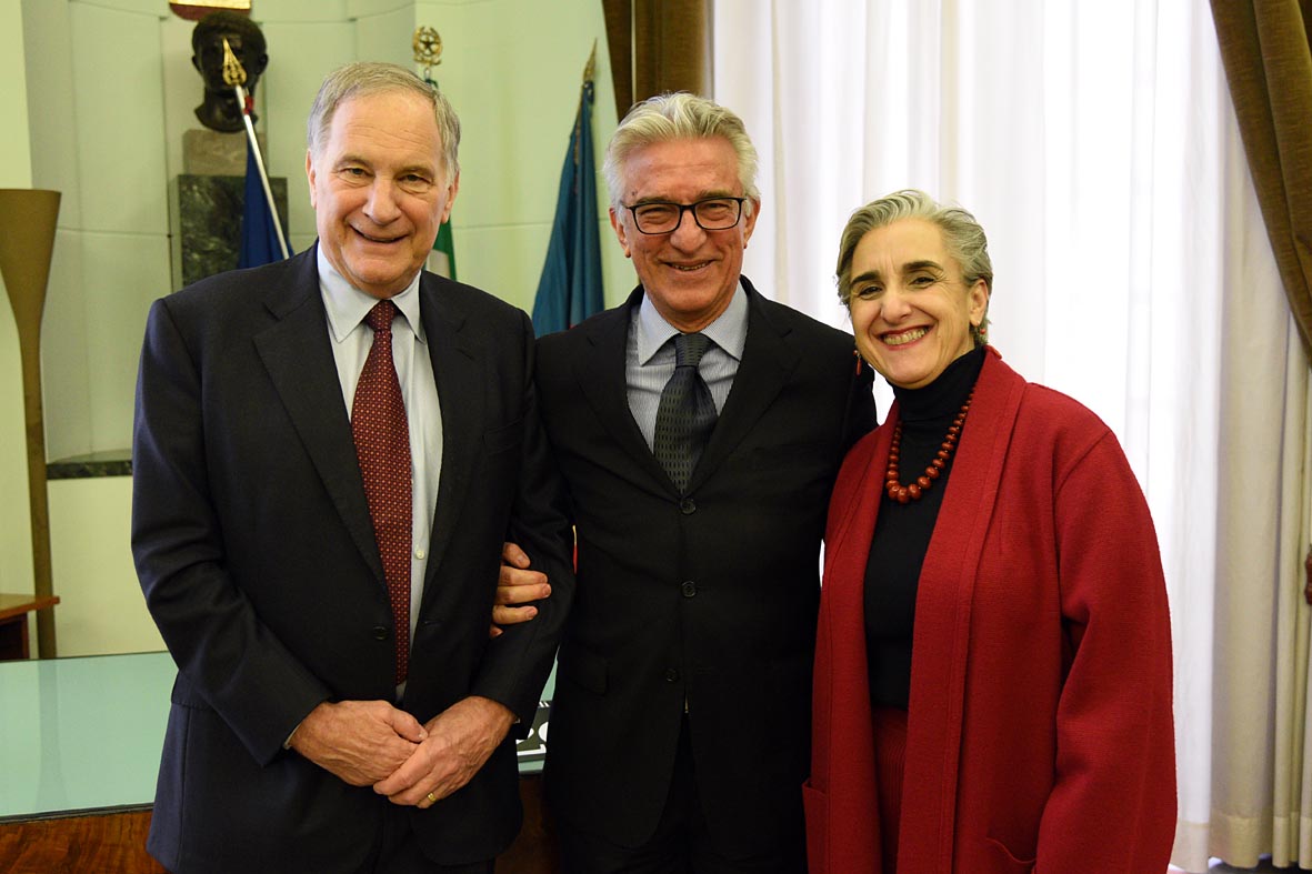   L'Ambasciatore USA John Phillips a Palazzo di Citta'
