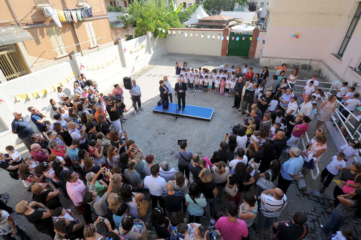   Il Sindaco De Luca all'inaugurazione dell'anno scolastico

