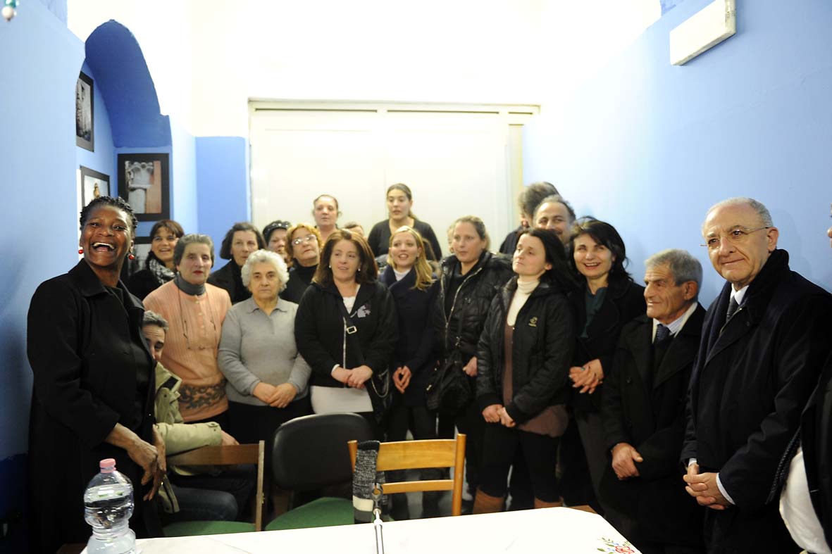   Il Sindaco De Luca inaugura la nuova sede dell'Associazione Annunziatella
