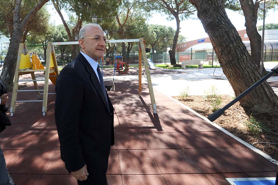   Con il Sindaco De Luca inaugurazione nuovi giardini pubblici al Parco Arbostella. Salerno, 12 Maggio 2011
