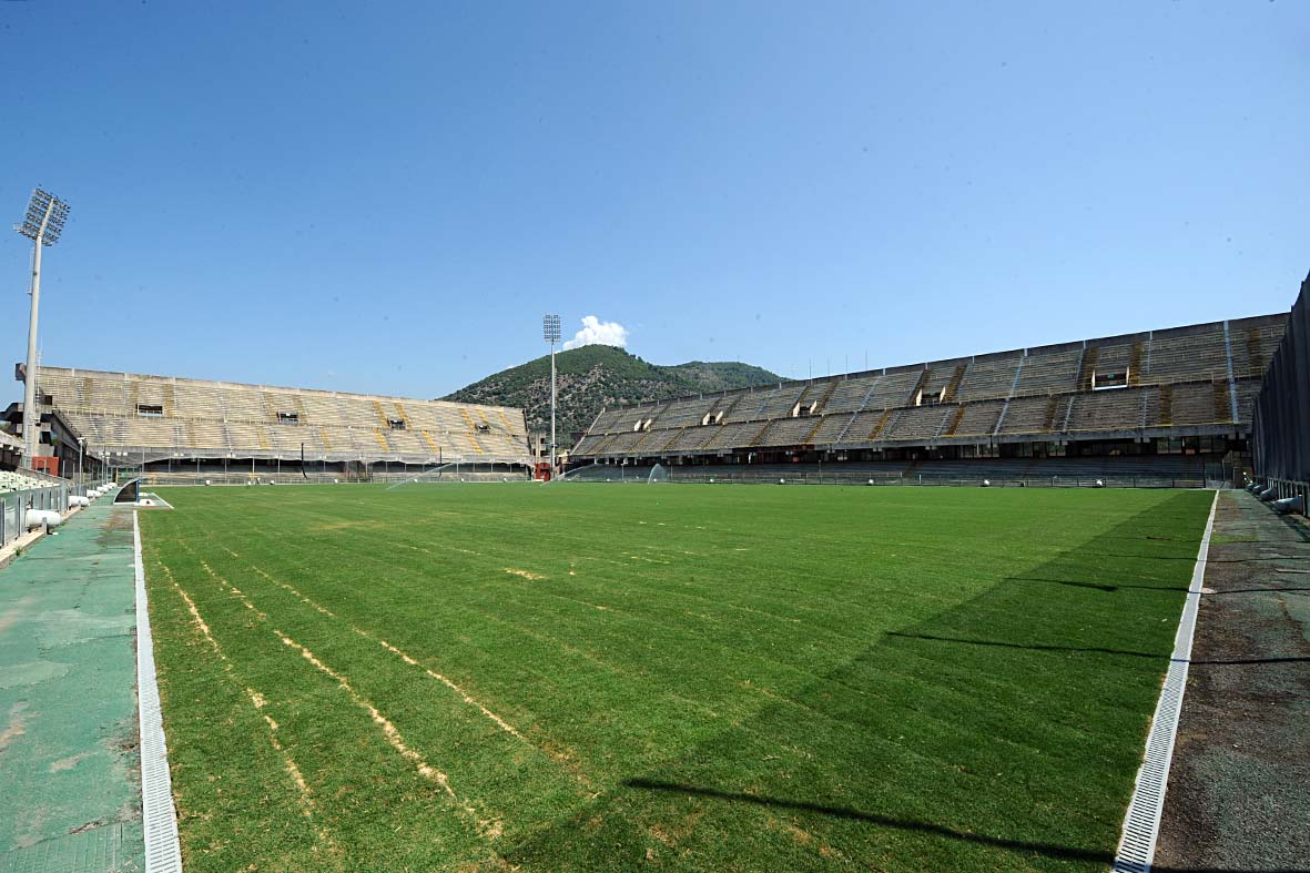   Nuovo manto erboso per lo Stadio Arechi
