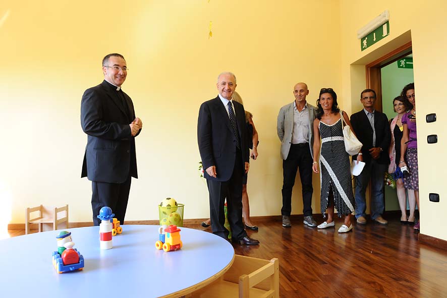   Con il Sindaco De Luca inaugurazione dell'Asilo Nido di Via D'Allora. Salerno, 17 Settembre 2011.
