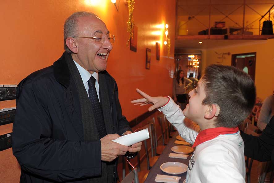   Il Sindaco De Luca inaugura la sede salernitana dell'ass. AIDA. 5 gennaio 2010
