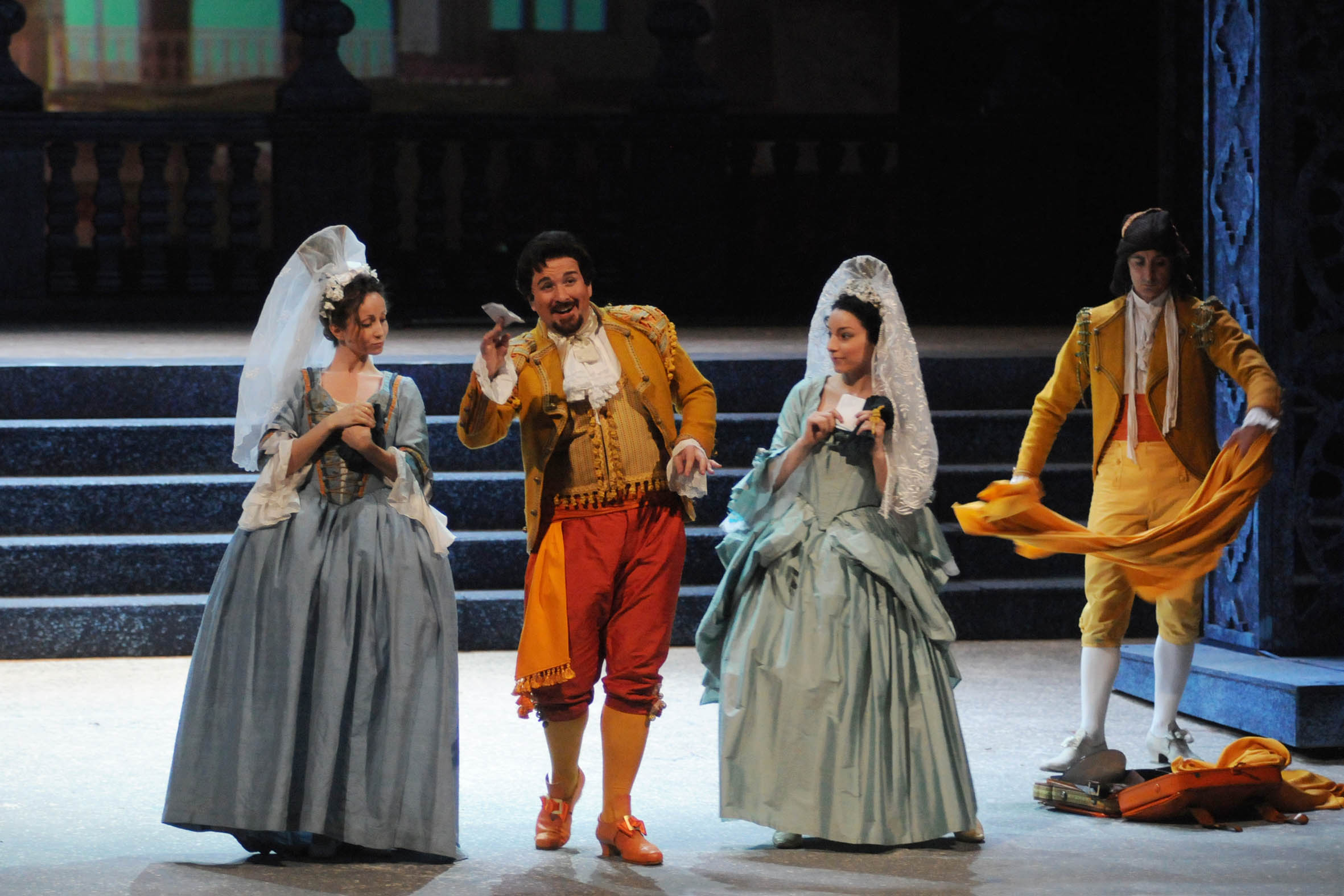   Il Barbiere di Siviglia, regia di Lorenzo Amato. Salerno, Teatro Verdi, 8 maggio 2010
