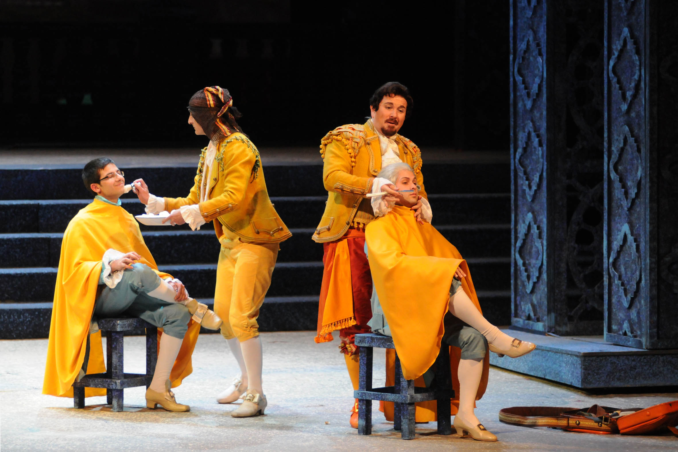   Il Barbiere di Siviglia, regia di Lorenzo Amato. Salerno, Teatro Verdi, 8 maggio 2010
