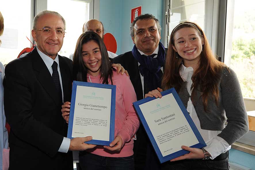   Nel giorno dell'Epifania, il Sindaco De Luca visita i Reparti Pediatrici dellOspedale di San Leonardo. 6 gennaio 2010
