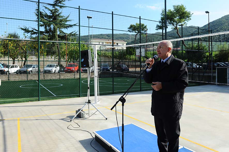   Con il Sindaco De Luca inaugurato il nuovo complesso polisportivo di via Premuda. Salerno, 29 Ottobre 2011.
