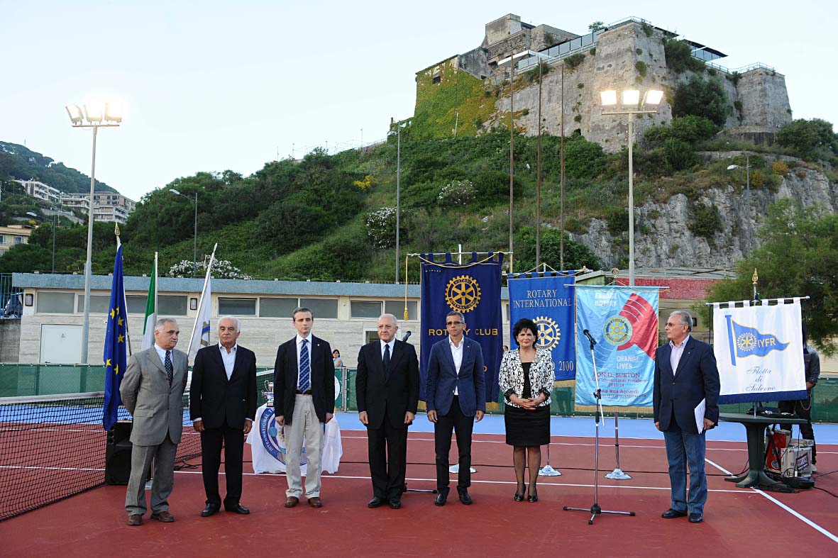   Il Sindaco De Luca inaugura i nuovi campi comunali di tennis 
