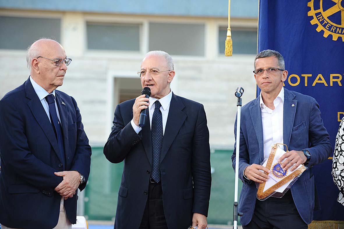   Il Sindaco De Luca inaugura i nuovi campi comunali di tennis 

