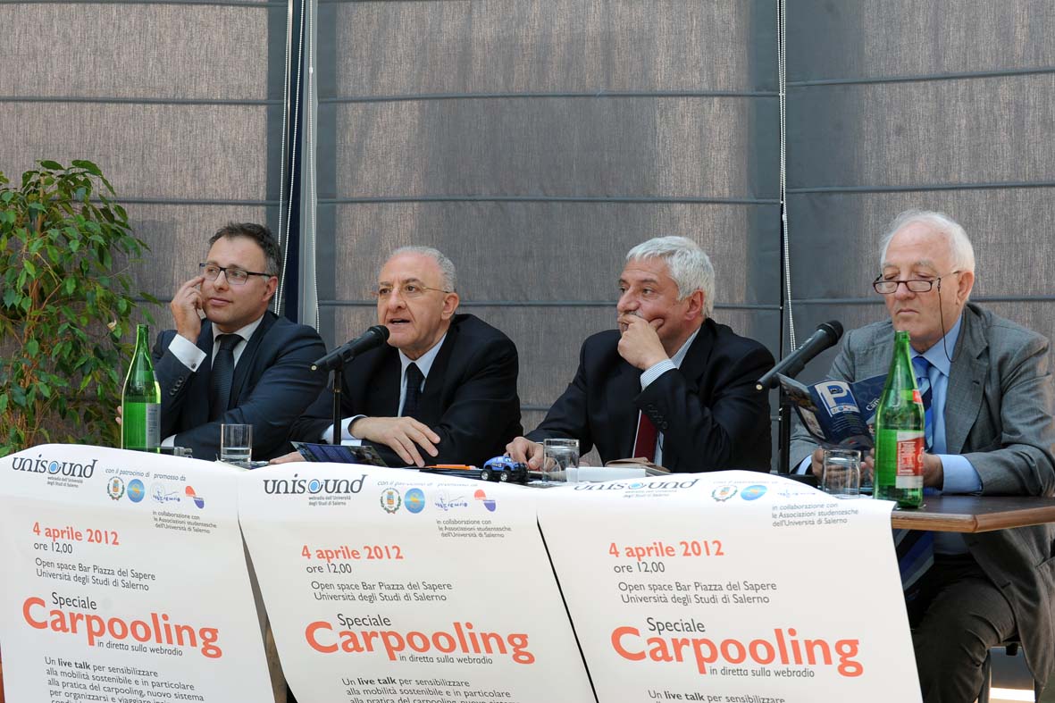   "Speciale Carpooling", il Sindaco De Luca ed il Rettore Raimondo Pasquino in diretta radiofonica. Fisciano, 4 aprile 2012.
