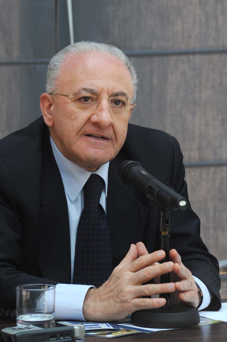   "Speciale Carpooling", il Sindaco De Luca ed il Rettore Raimondo Pasquino in diretta radiofonica. Fisciano, 4 aprile 2012.
