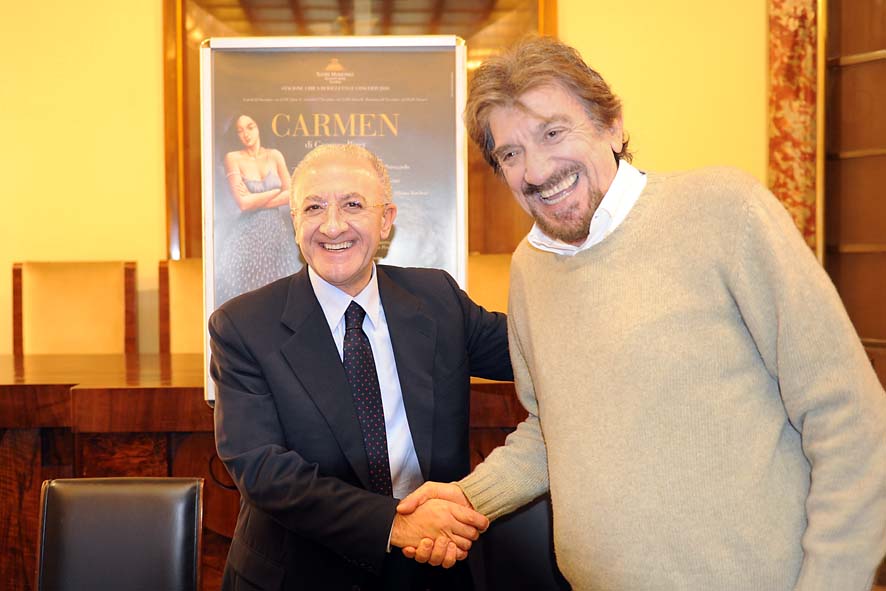   La Carmen di Bizet torna al Teatro Verdi con la regia di Proietti e la direzione del maestro Oren. La presentazione al Comune con il Sindaco De Luca. Salerno, 19 novembre 2010
