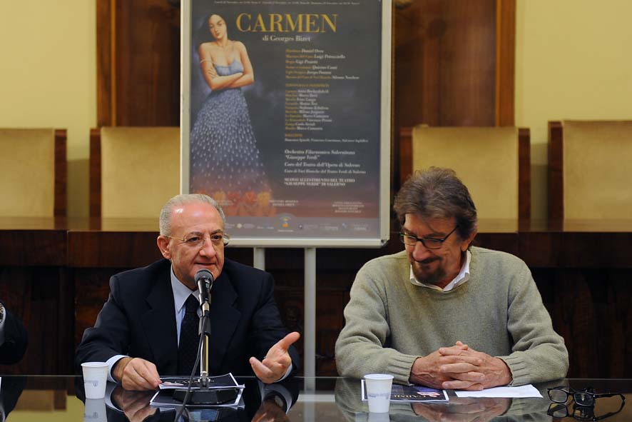   La Carmen di Bizet torna al Teatro Verdi con la regia di Proietti e la direzione del maestro Oren. La presentazione al Comune con il Sindaco De Luca. Salerno, 19 novembre 2010
