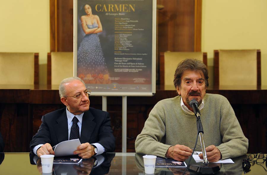   La Carmen di Bizet torna al Teatro Verdi con la regia di Proietti e la direzione del maestro Oren. La presentazione al Comune con il Sindaco De Luca. Salerno, 19 novembre 2010
