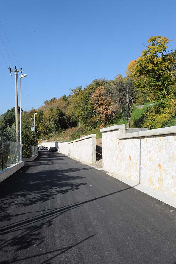   Il Sindaco De Luca ha inaugurato il nuovo impianto fognario a Giovi Casa Fasulo. Salerno, 24 novembre 2011.
