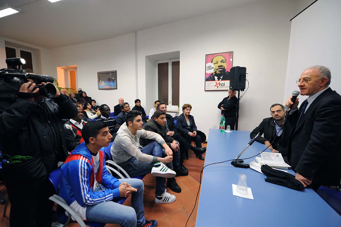   Inaugurazione Polo Servizi per Giovani e Migranti con il Sindaco De Luca. Salerno, 26 marzo 2011

