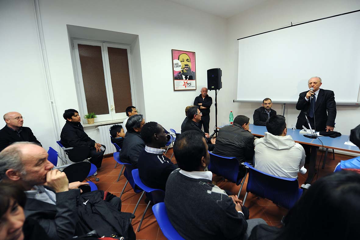   Inaugurazione Polo Servizi per Giovani e Migranti con il Sindaco De Luca. Salerno, 26 marzo 2011
