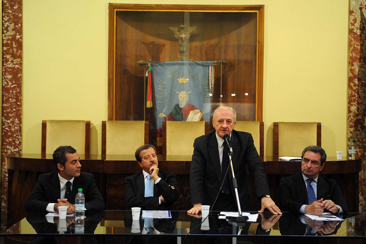   Firmato il protocollo d'intesa tra i Comuni e le Autorit? Portuali di Salerno e Civitavecchia
