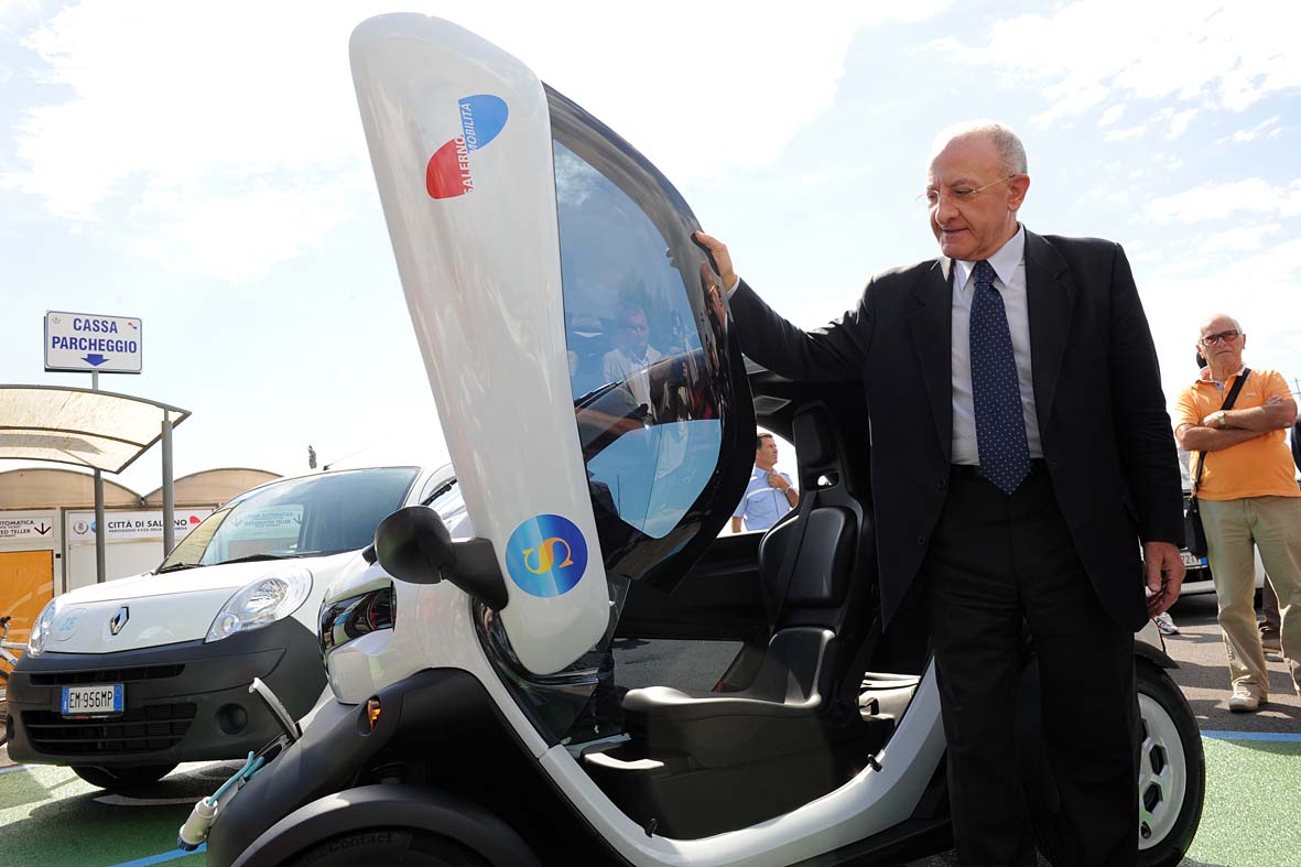   Inaugurata la colonnina per la ricarica delle auto elettriche in Piazza della Concordia
