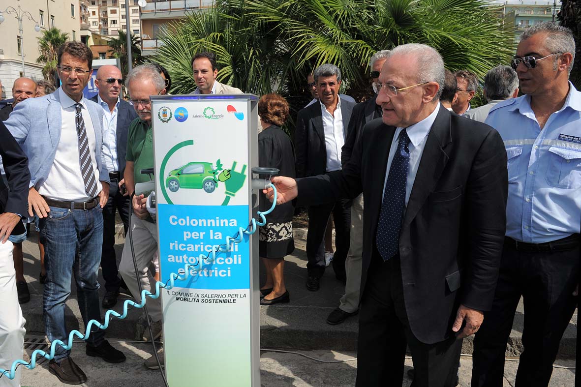   Inaugurata la colonnina per la ricarica delle auto elettriche in Piazza della Concordia
