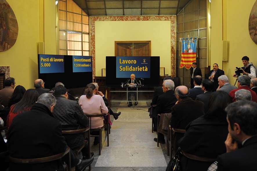   Lavoro e Solidarieta': conferenza stampa di fine anno del Sindaco De Luca, Salerno, 30 dicembre 2010
