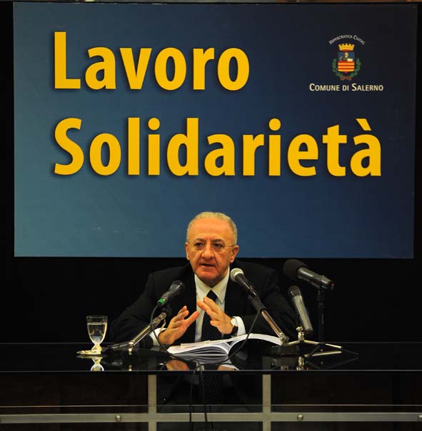  Lavoro e Solidarieta': conferenza stampa di fine anno del Sindaco De Luca, Salerno, 30 dicembre 2010
