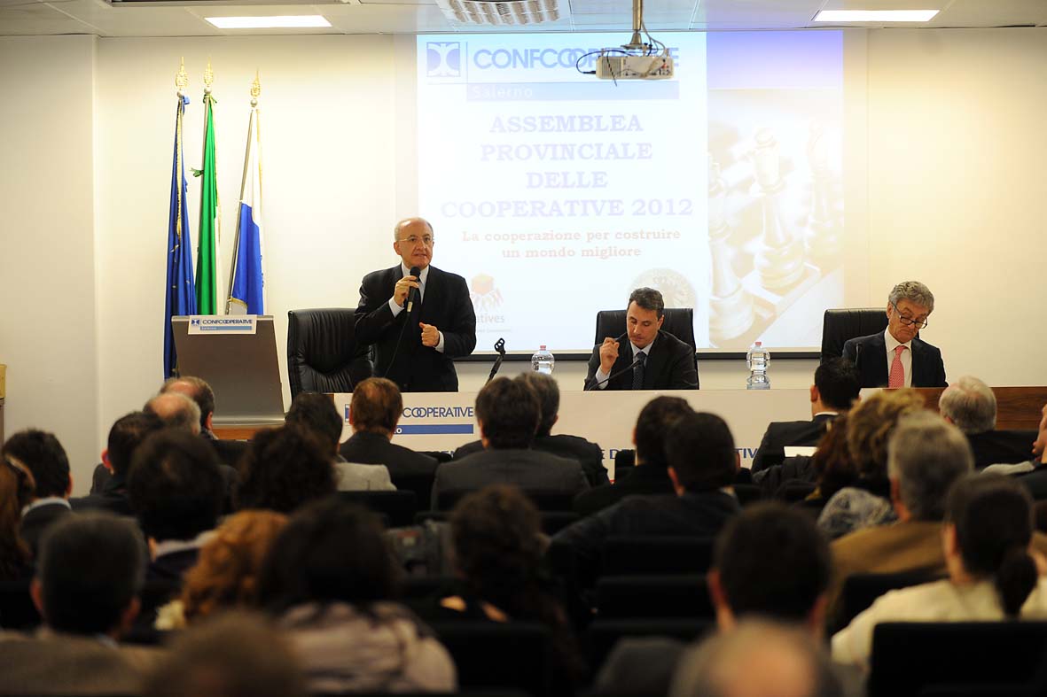   Vincenzo De Luca all'Assemblea quadriennale della Confcooperative 
