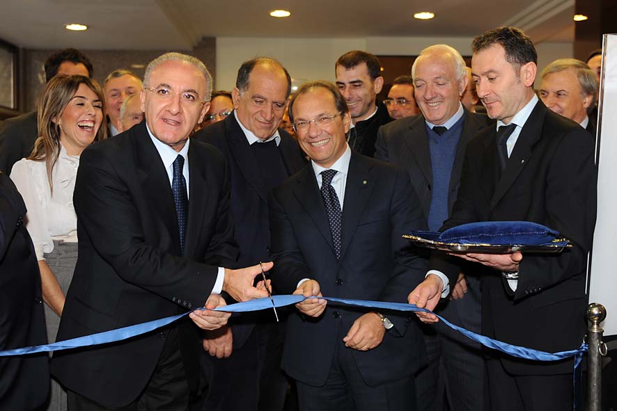   I 90 anni di Confindustria Salerno: Il Sindaco De Luca inaugura la mostra Le Imprese: Storie e Immagini". 3 dicembre 2009
