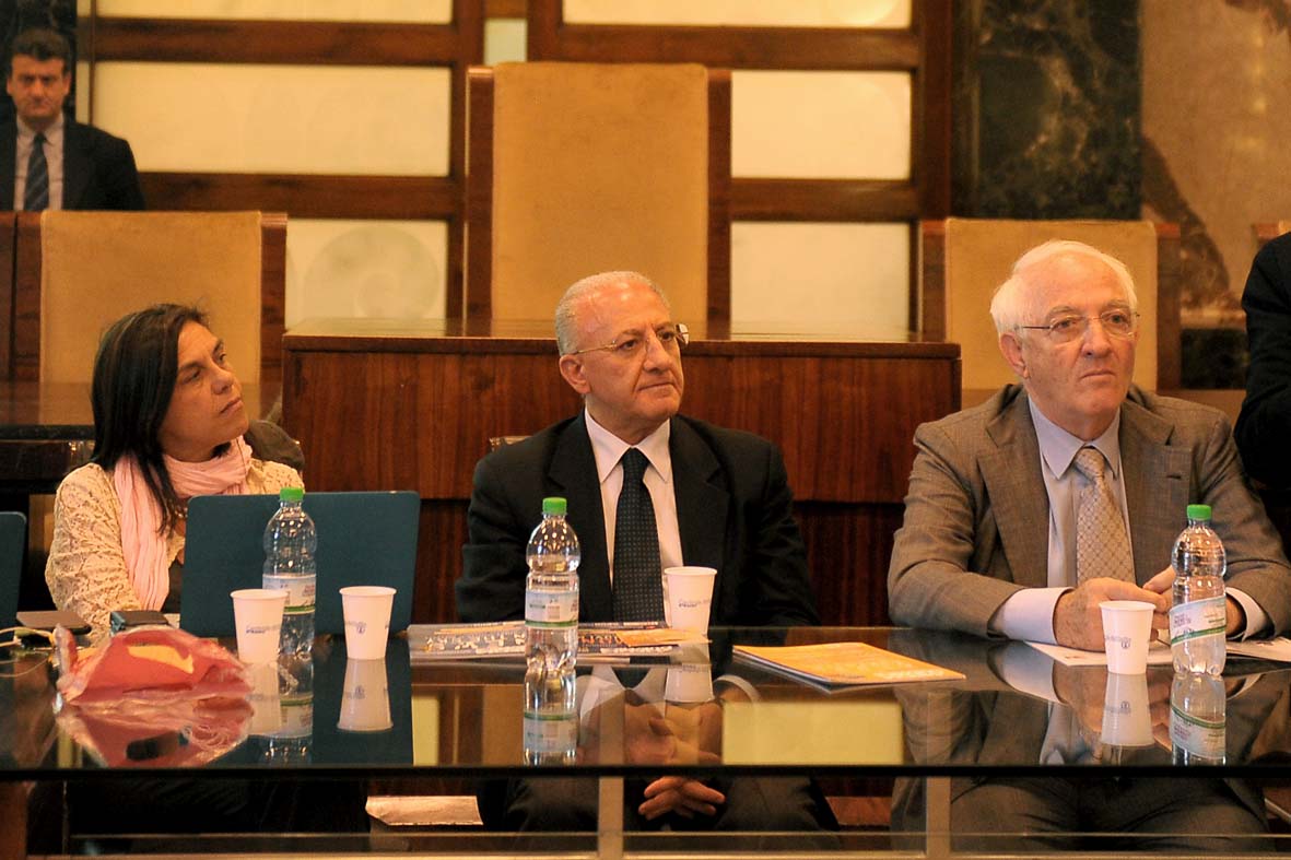   Tavola Rotonda: Salerno centro e contenitore di formazione e ricerca dell'economia immateriale
