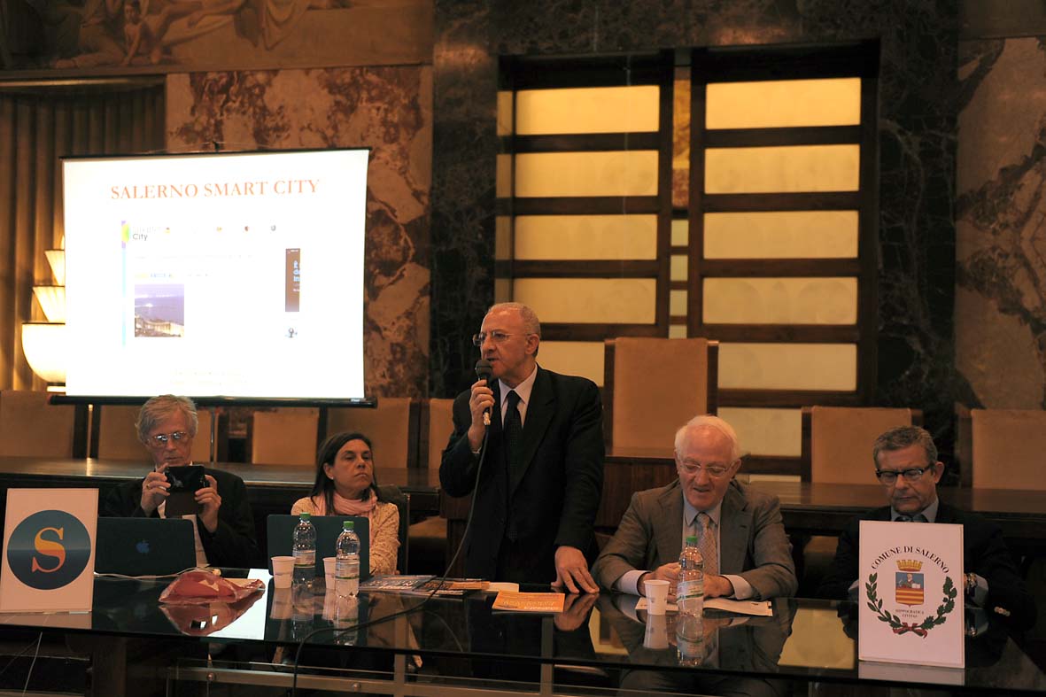  Tavola Rotonda: Salerno centro e contenitore di formazione e ricerca dell'economia immateriale
