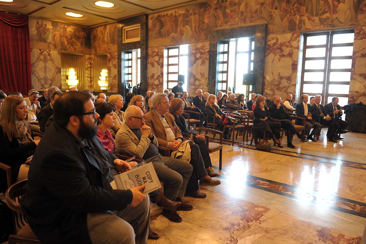   Tavola Rotonda: Salerno centro e contenitore di formazione e ricerca dell'economia immateriale
