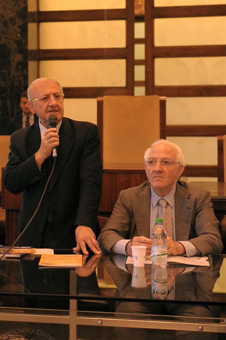   Tavola Rotonda: Salerno centro e contenitore di formazione e ricerca dell'economia immateriale
