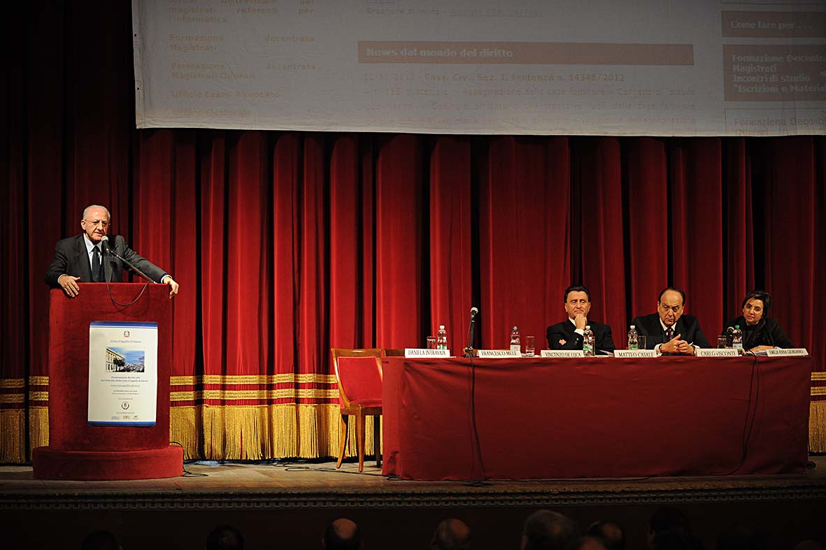   Il Sindaco De Luca alla presentazione del sito web del Distretto della Corte d'Appello di Salerno. Salerno, 12 Dicembre 2012
