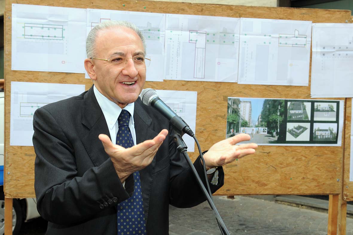   Corso Vittorio Emanuele: il Sindaco De Luca da' il via ai lavori di risistemazione e arredo urbano. 8 luglio 2009
