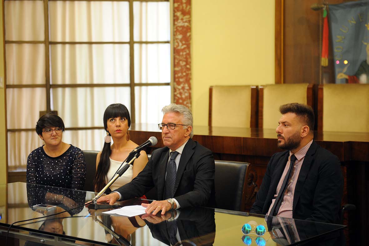   Al Teatro Ghirelli "Oltre lo sguardo"
