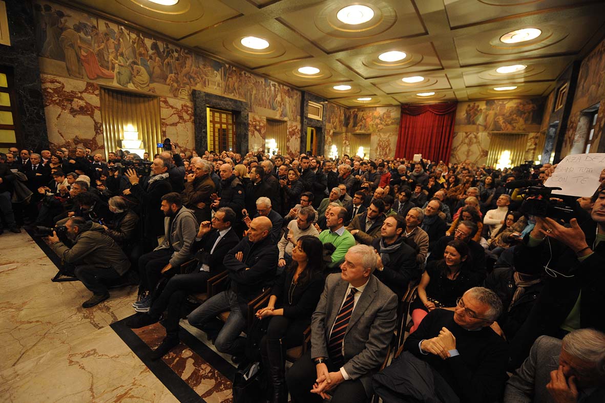   Incontro pubblico del Sindaco di Salerno Vincenzo De Luca a Palazzo di Citta'
