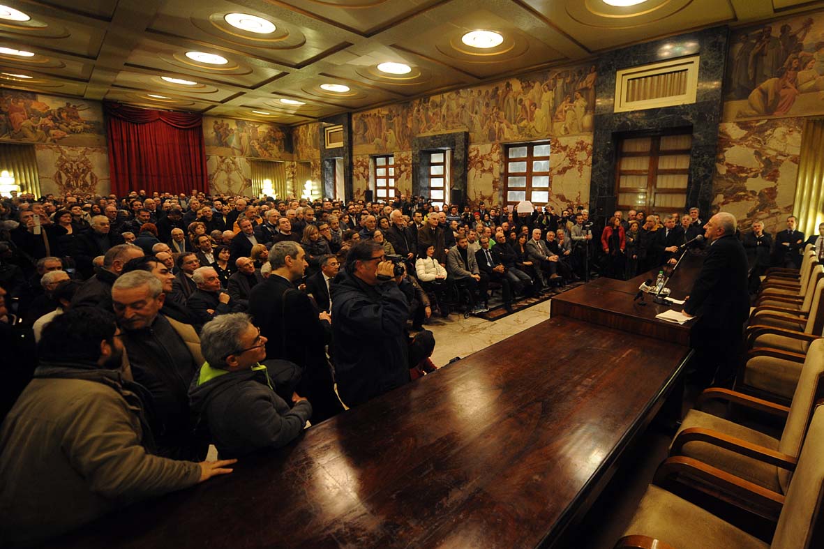   Incontro pubblico del Sindaco di Salerno Vincenzo De Luca a Palazzo di Citta'
