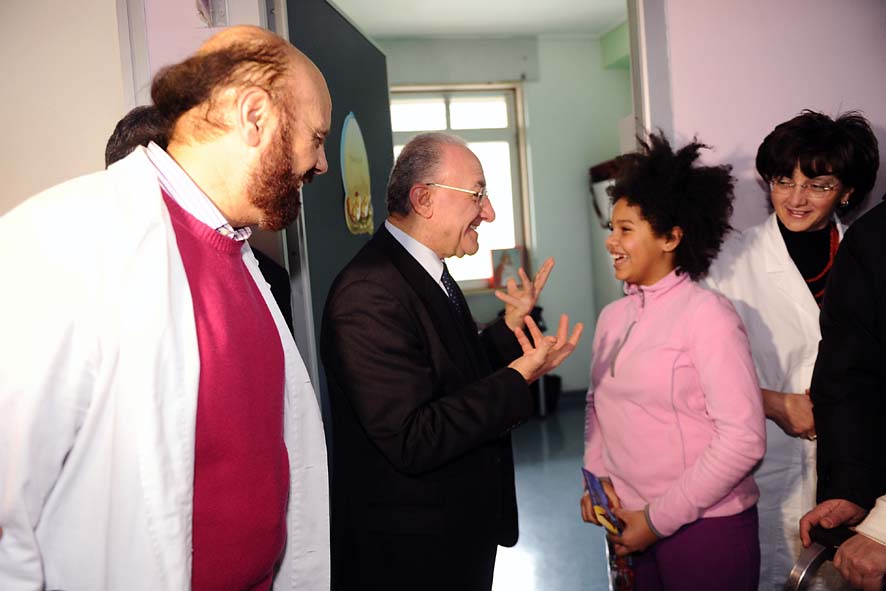  Il Sindaco De Luca in visita ai reparti di pediatria dellospedale San Giovanni di Dio e Ruggi dAragona. Salerno, 6 gennaio 2011
