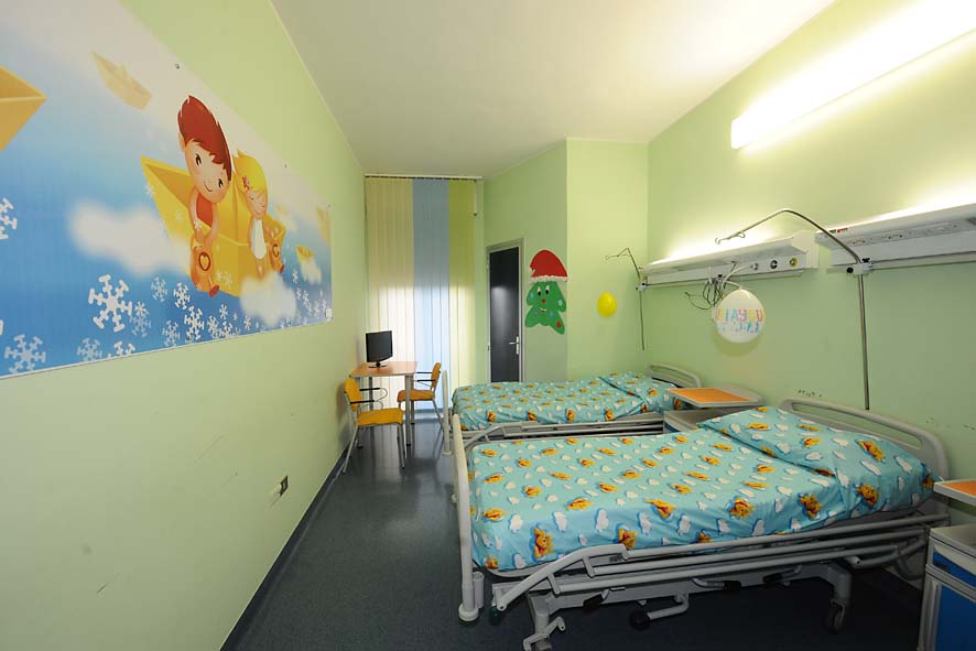   Il Sindaco De Luca in visita ai reparti di pediatria dellospedale San Giovanni di Dio e Ruggi dAragona. Salerno, 6 gennaio 2011
