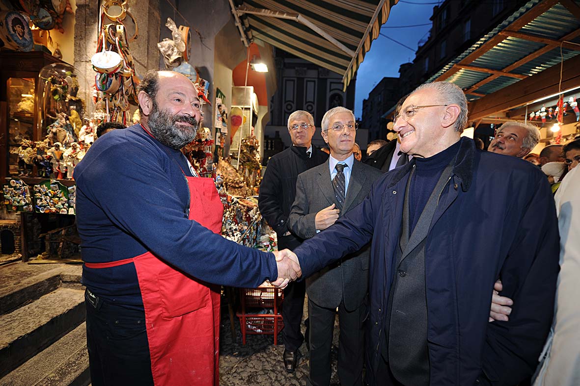   Luci d'Artista a Napoli: visita del Sindaco De Luca a San Gregorio Armeno

