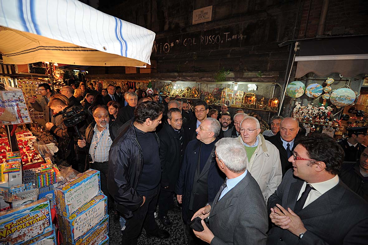   Luci d'Artista a Napoli: visita del Sindaco De Luca a San Gregorio Armeno

