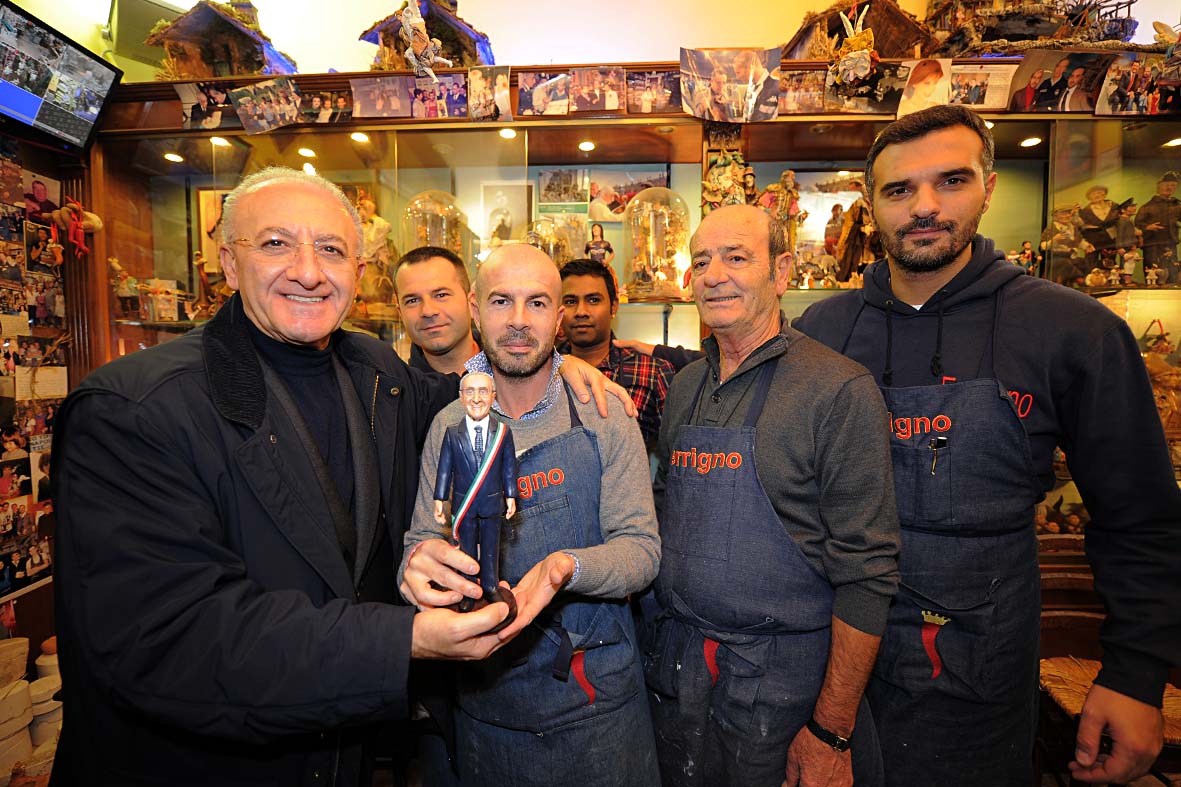   Luci d'Artista a Napoli: visita del Sindaco De Luca a San Gregorio Armeno

