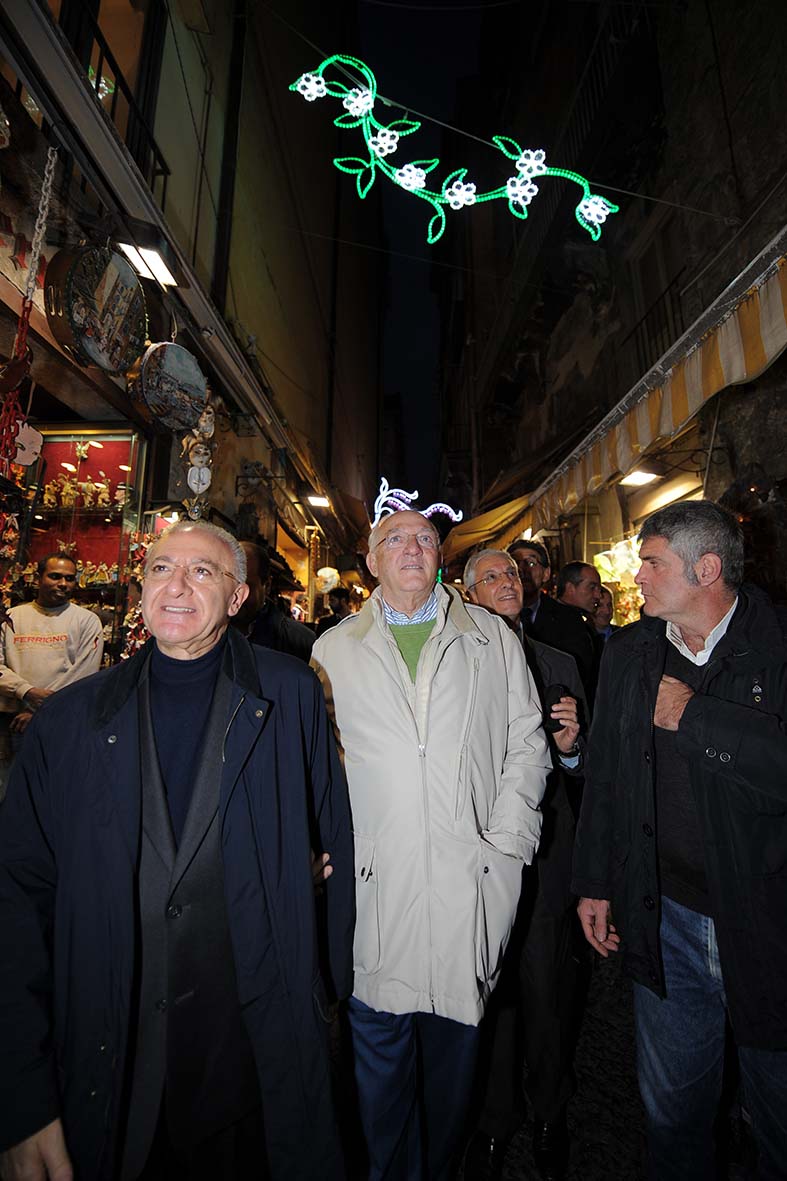   Luci d'Artista a Napoli: visita del Sindaco De Luca a San Gregorio Armeno
