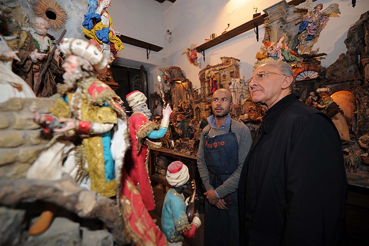   Luci d'Artista a Napoli: visita del Sindaco De Luca a San Gregorio Armeno
