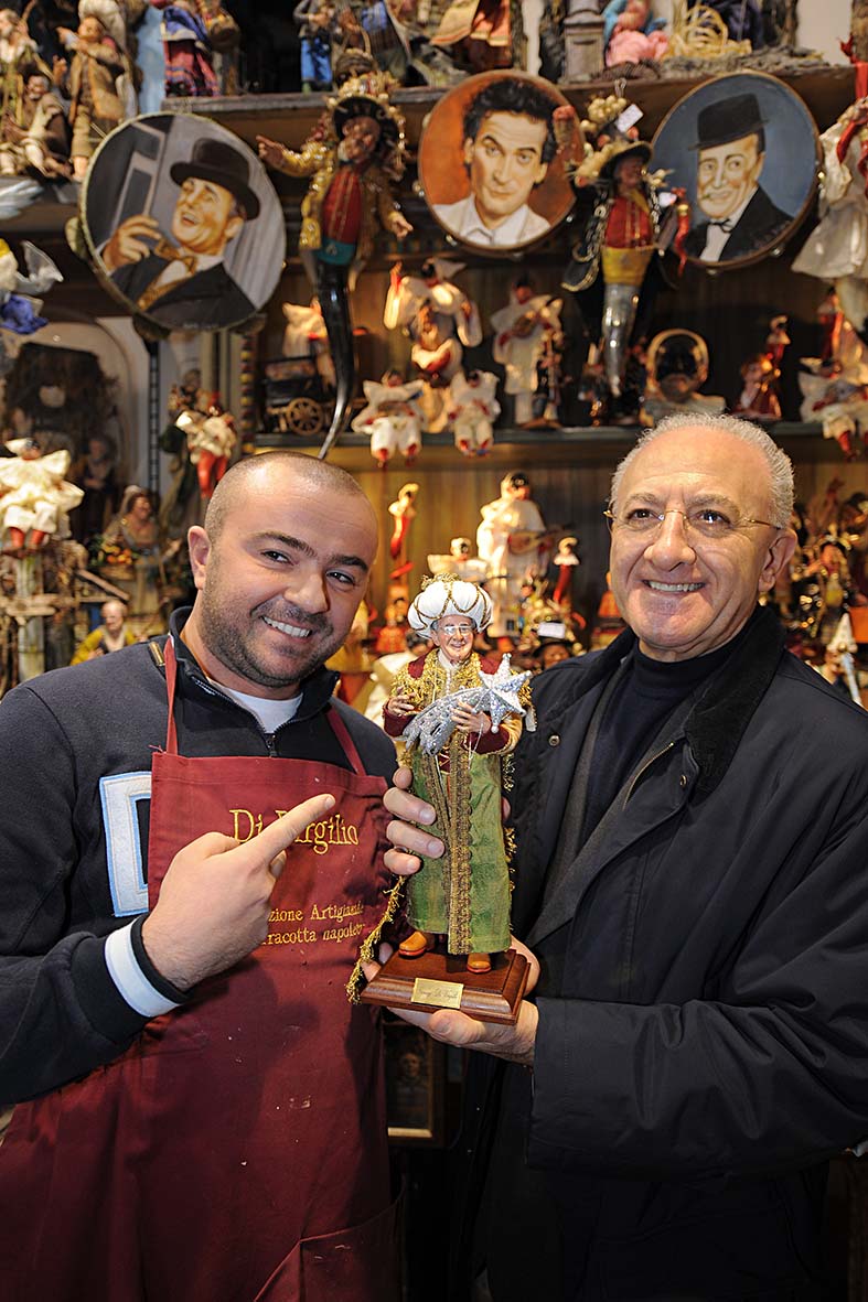   Luci d'Artista a Napoli: visita del Sindaco De Luca a San Gregorio Armeno
