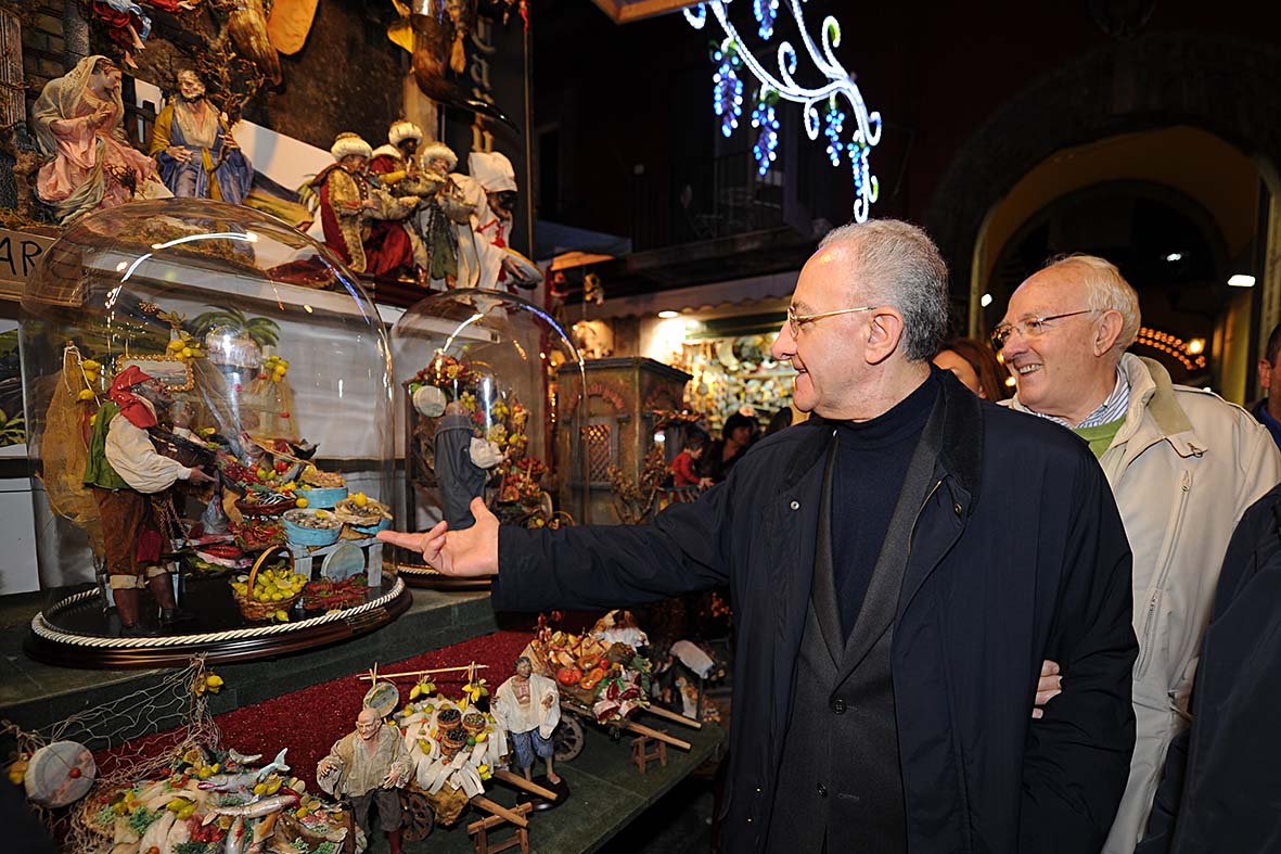   Luci d'Artista a Napoli: visita del Sindaco De Luca a San Gregorio Armeno
